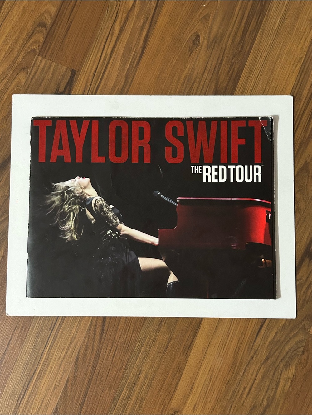 Taylor Swift The Red Tour VIP Book 2013 Swiftie Concert Memorabilia